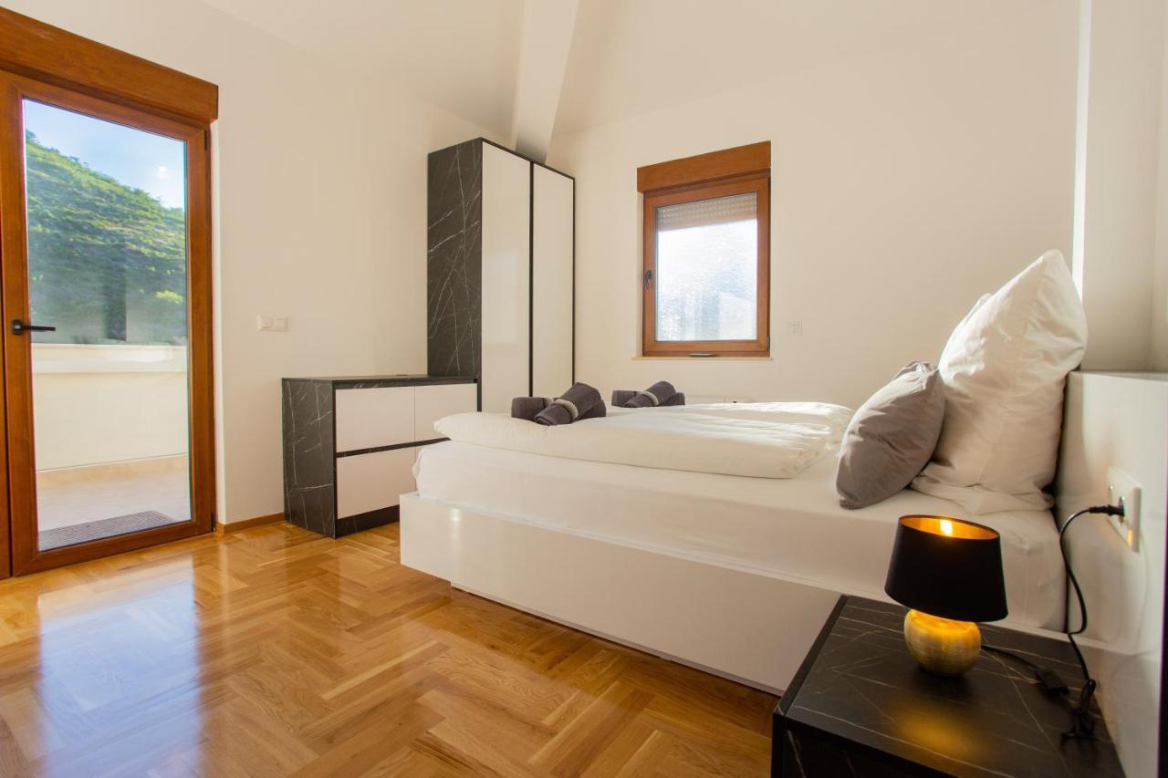 Sky Penthouse Old Bridge With Sauna And Jacuzzi モスタル エクステリア 写真